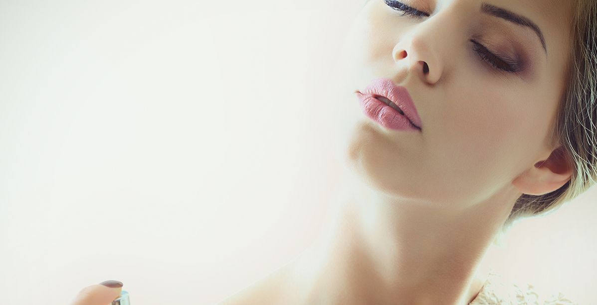 5 خطوات كي تدوم رائحة العطر كل النهار
