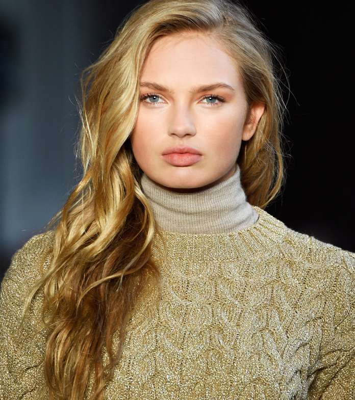 أنوثة إطلالة عارضات Max Mara