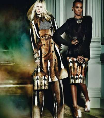 صور أزياء روبرتو كافالي من مجموعات عدّة