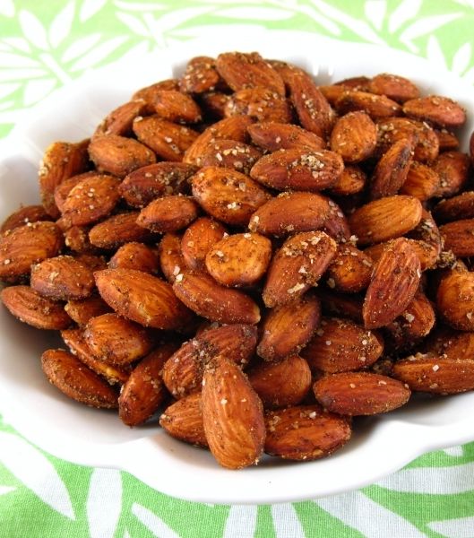 اللوز المطحون...علاجٌ مثالي لإزالة الخلايا الميّتة 