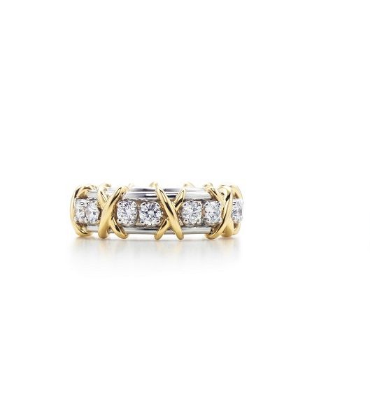 خواتم مرصّعة بالماس من مجموعة Tiffany & Co الأنيقة