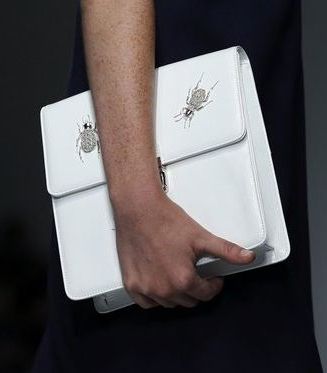 حقيبة يد من توقيع Holly Fulton