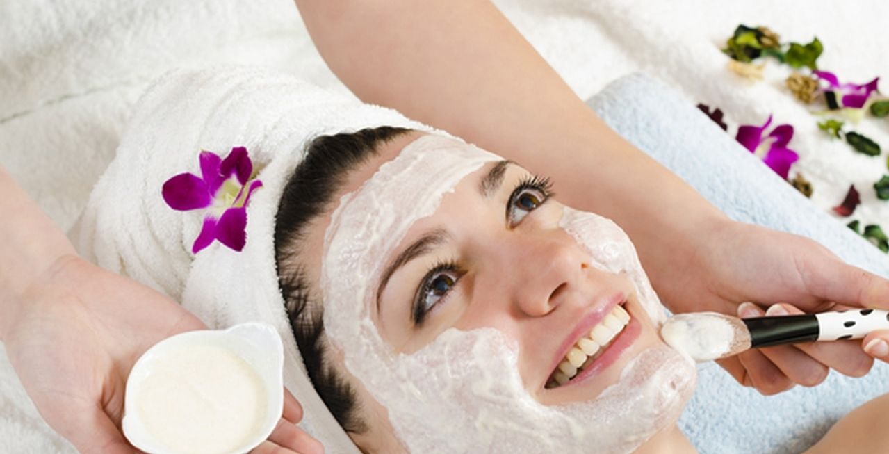 تنظيف البشرة الدهنية في البيت مع زيت الزيتون