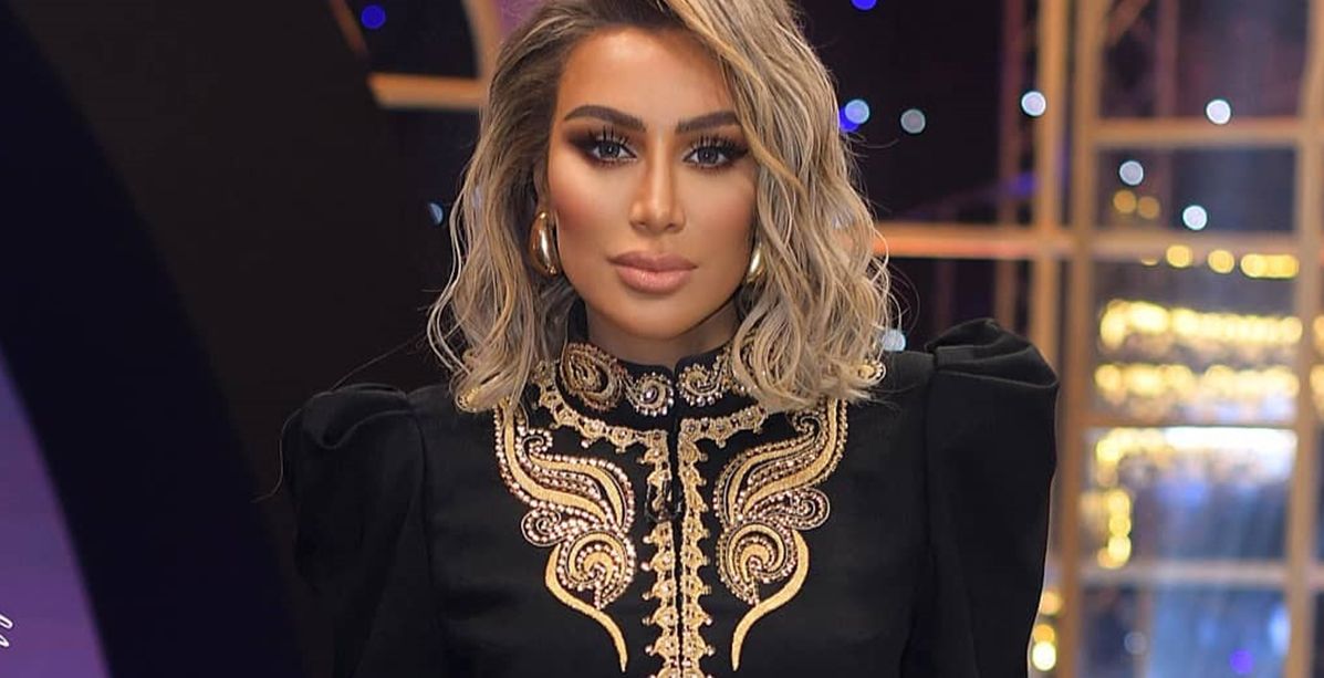 مايا دياب باطلالة محتشمة وانيقة في اول ايام رمضان