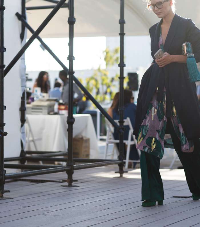 موضة الـ Layering مع السروال الطويل الواسع في اليوم الثاني من فاشن فوروورد