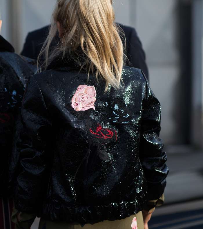 موضة السترات المطبعة باسلوب الـ Bomber من شوارع ميلانو