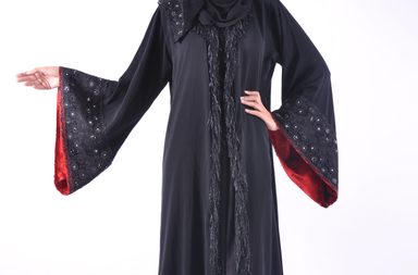 مقابلة حصرية لياسمينة مع المصممة نورا صحراوي، المشاركة في أسبوع الموضة النيويوركيّ