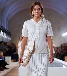تعرفي على أجمل الإطلالات والتصاميم مع مجموعة دار Balenciaga الجديدة