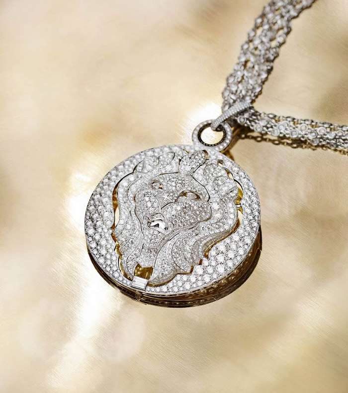 من مجموعة مجوهرات CHANEL الت تجسّد الأسد، إليك هذا العقد المميّز