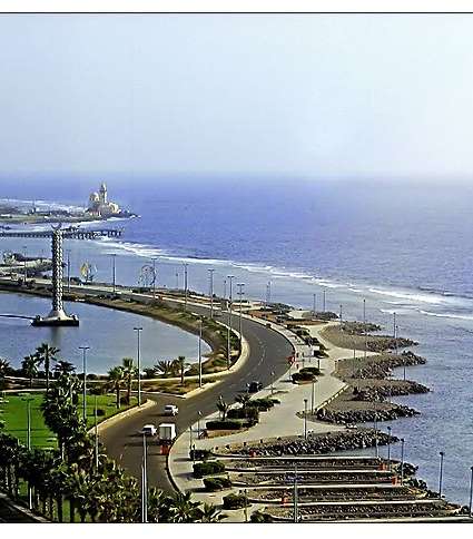 كورنيش عروس البحر الأحمر 