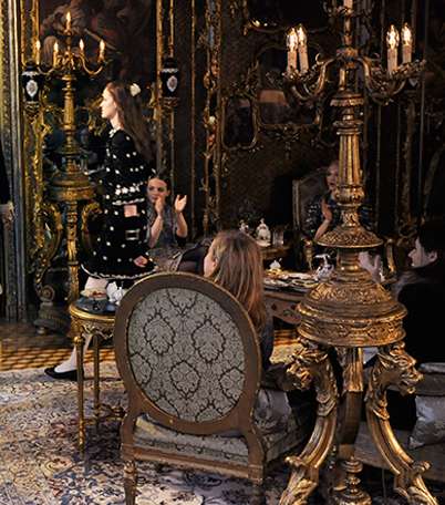 بالصور، اكتشفي عرض أزياء CHANEL Metiers D'art 2014-2015