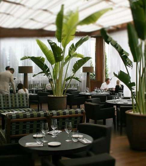مطعم La Cantine Du Faubourg