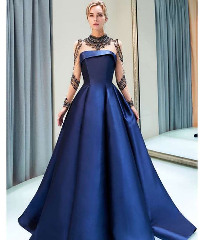 فستان كحلي طويل