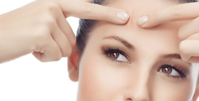 الحبوب على الجبين