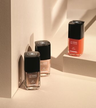 ألوان مميّزة لطلاء أظافر الصيف من Chanel