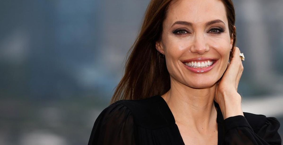 جمال أنجلينا جولي ليس طبيعيا...والدليل عمليّة تجميل خفيّة!