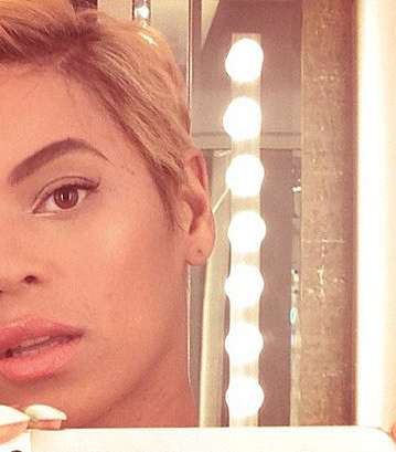 بيونسي تفاجئ العالم بتسريحة البيكسي