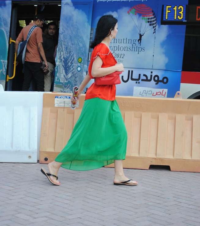 حتّى ملابس المارة ارتدت زيّ الاحتفال