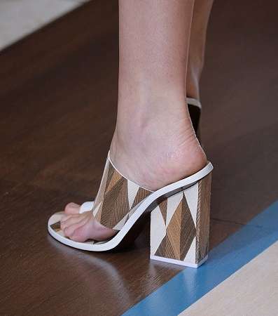 حذاء بموضة الكعب المربّع العريض Block Heels