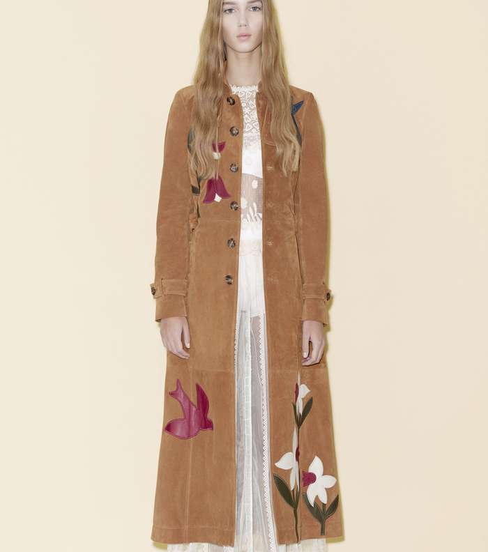 موضة المعطف السويدي المطبع من مجموعة Red Valentino Pre Fall 2016