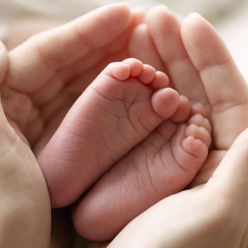 ملامحها ووزنها الزائد فضحا أمرها هكذا أعلنت بلقيس عن خبر حملها