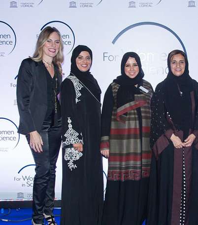 لحظة تسليم الجوائز