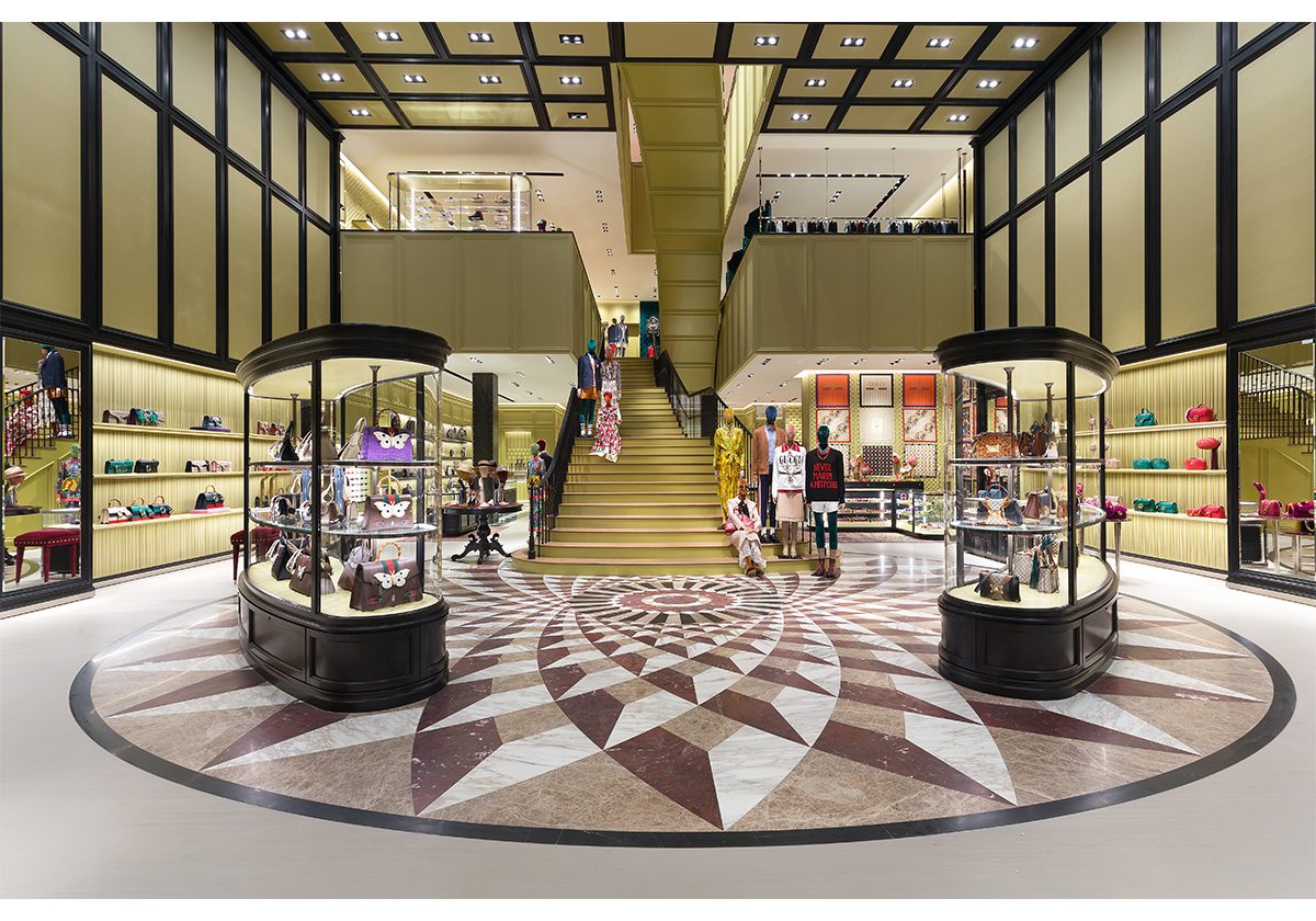 تفاصيل متجر غوتشي في دبي مول