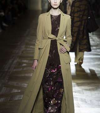 اختاري لشتاء 2016 المعطف الطويل بحزام الكيمونو من Dries Van Noten