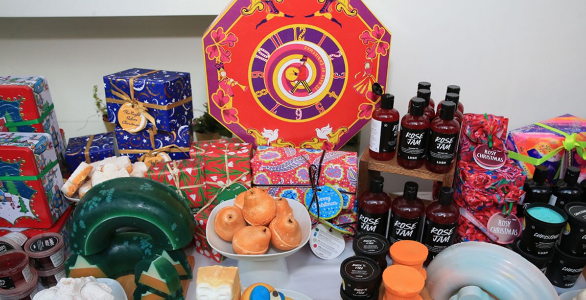 ياسمينة تحضر حفل إطلاق مجموعة الأعياد من Lush لبنان 