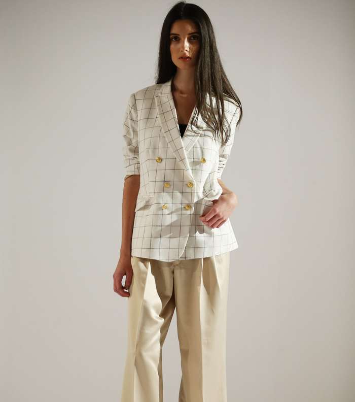 موضة السروال الرمسي مع سترة البلايزر من اروى البناوي