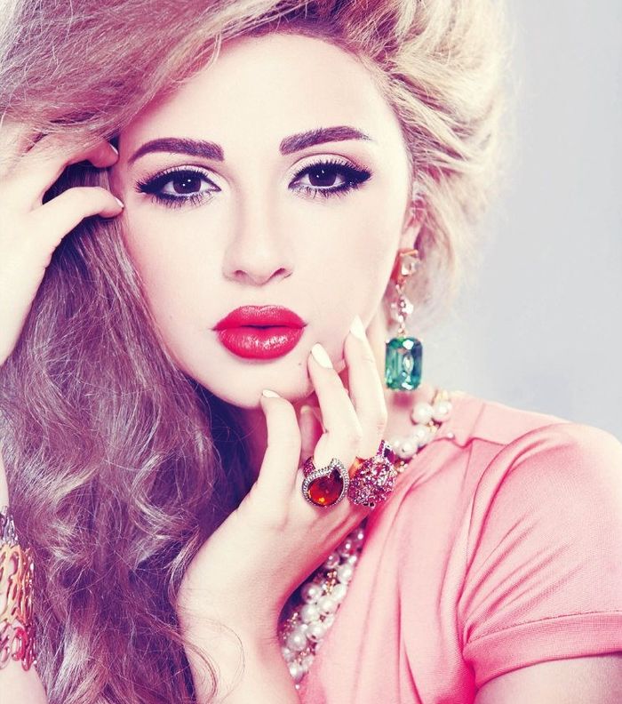 ميريام فارس اختارت الأحمر في أحدث إطلالاتها الصحافيّة