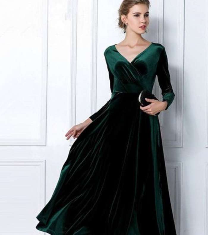 صور اروع فستان مخمل طويل