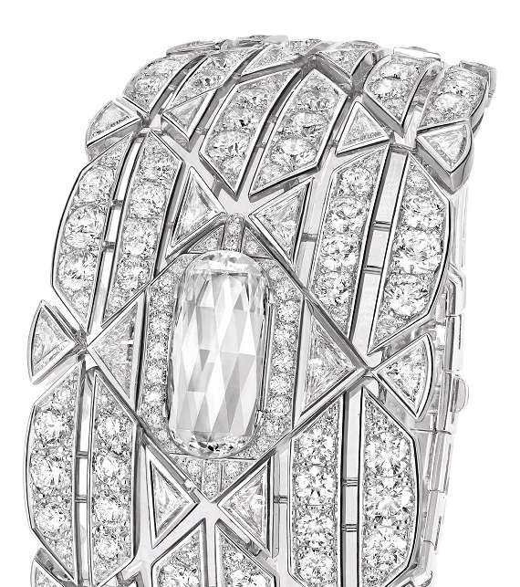 ساعة Les eternelles diamants من CHANEL في معرض بازل 2016