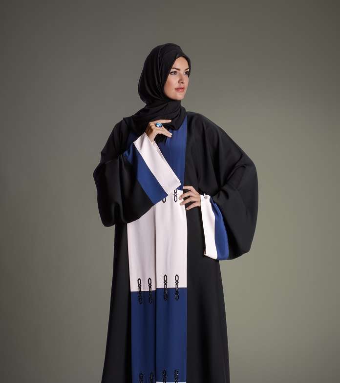 اجمل العبايات لشهر رمضان المبارك من توقيع حناين وسواروفسكي