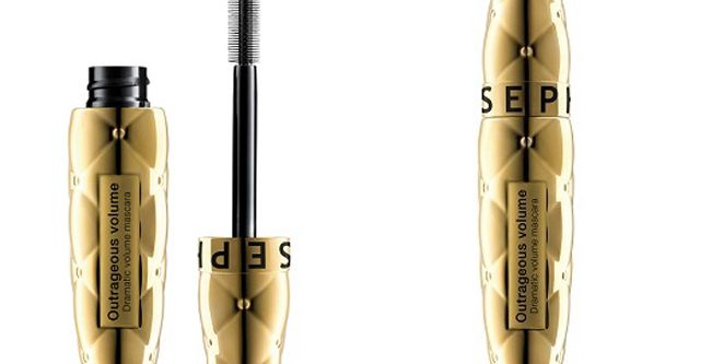 فخامة ماكياج عينيك مع ماسكارا Outrageous Volume Gold