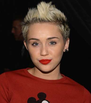 مايلي سايرس وتسريحة البيكسي الشعراء