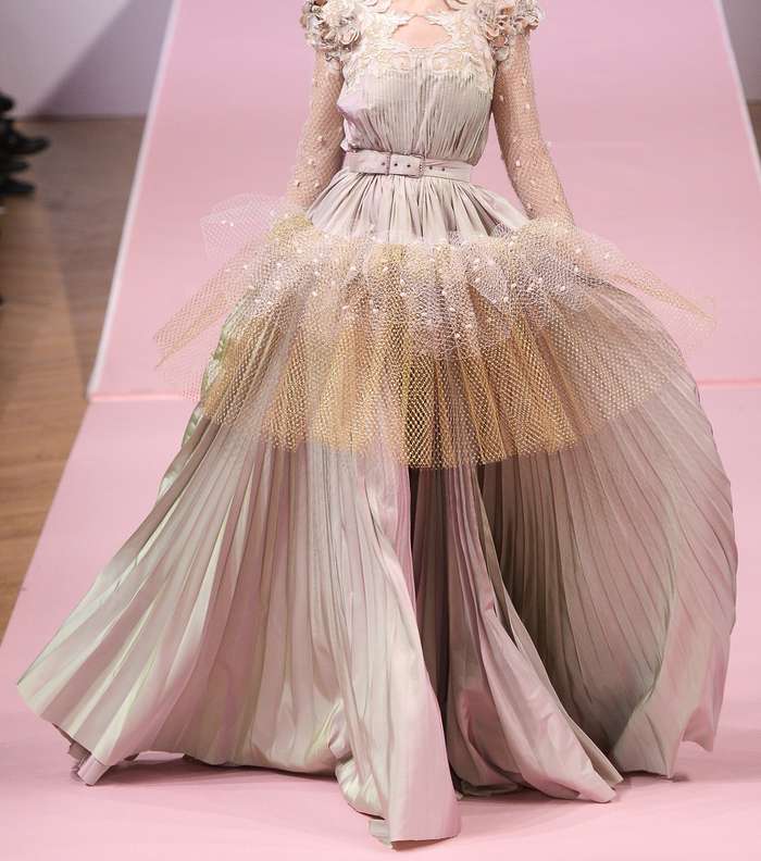 فستان يليق بعروس 2013 من Alexis Mabille 