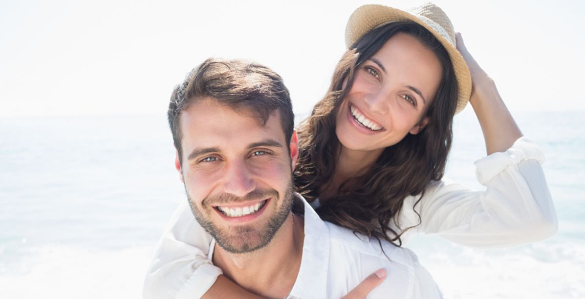 عادة يقوم بها الرجل توقع النساء في غرامه... فهل أنت منهن؟