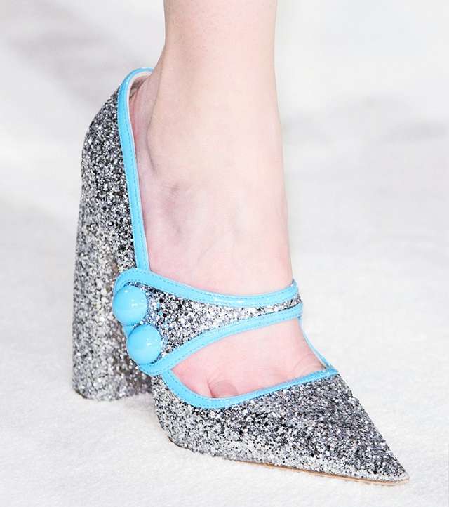 حذاء الترتر من Miu Miu
