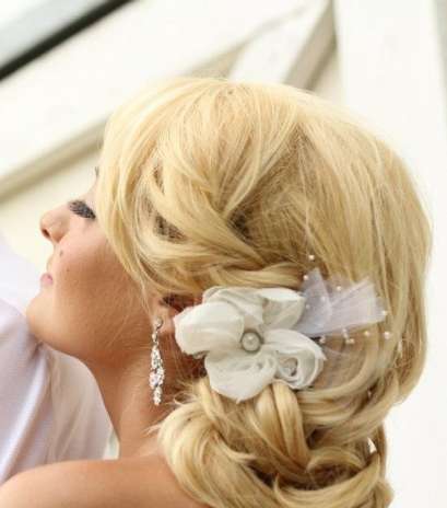 أجمل 6 تسريحات Updo للعروس 