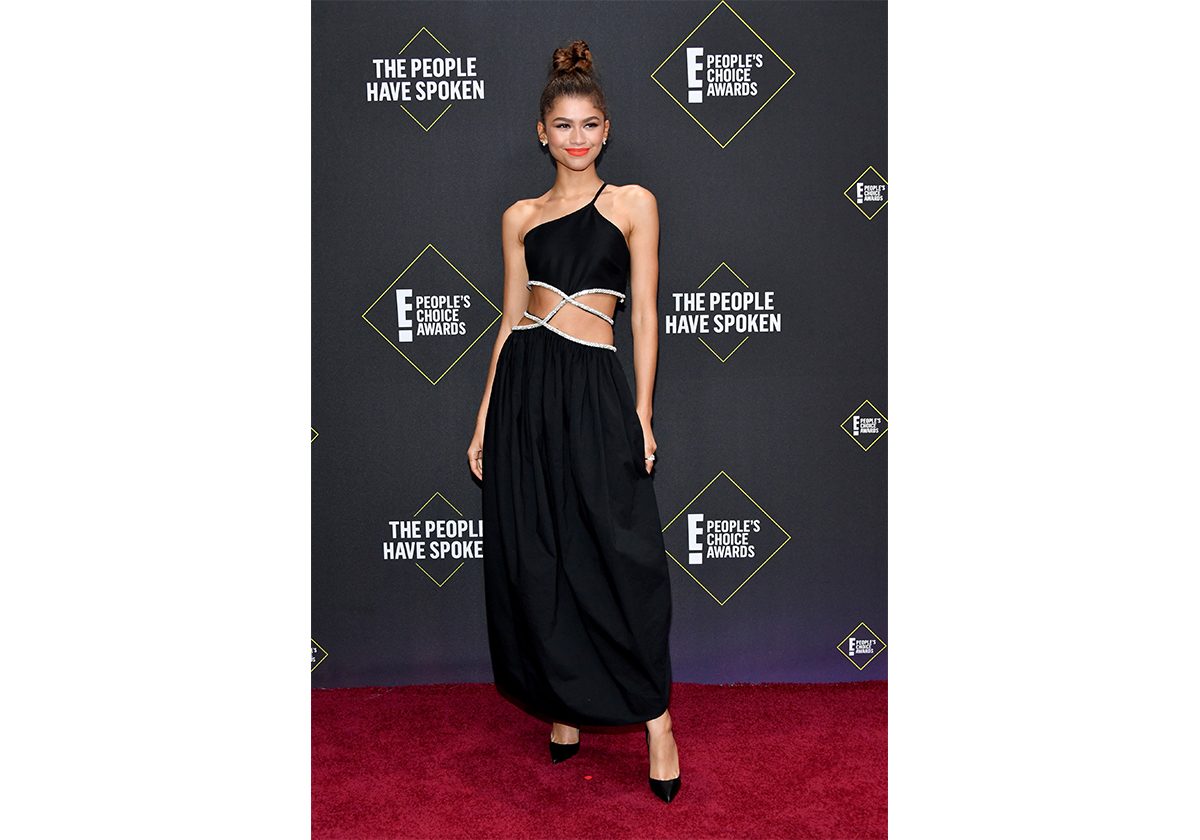 اطلالات النجمات في حفل Peoples Choice Awards