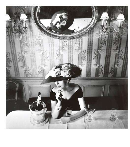 إليك مجموعة صور من كتاب Dior الأسطوري