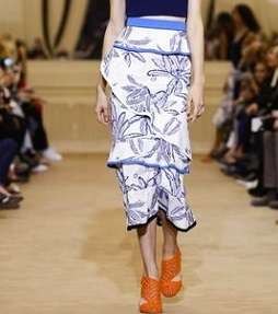 تعرفي على تصاميم Roland Mouret لربيع وصيف 2016