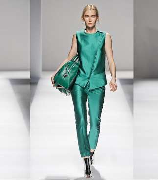 تألقي مع موضة الميتاليك واختاري ملابسك باللون الاخضر في ربيع 2013