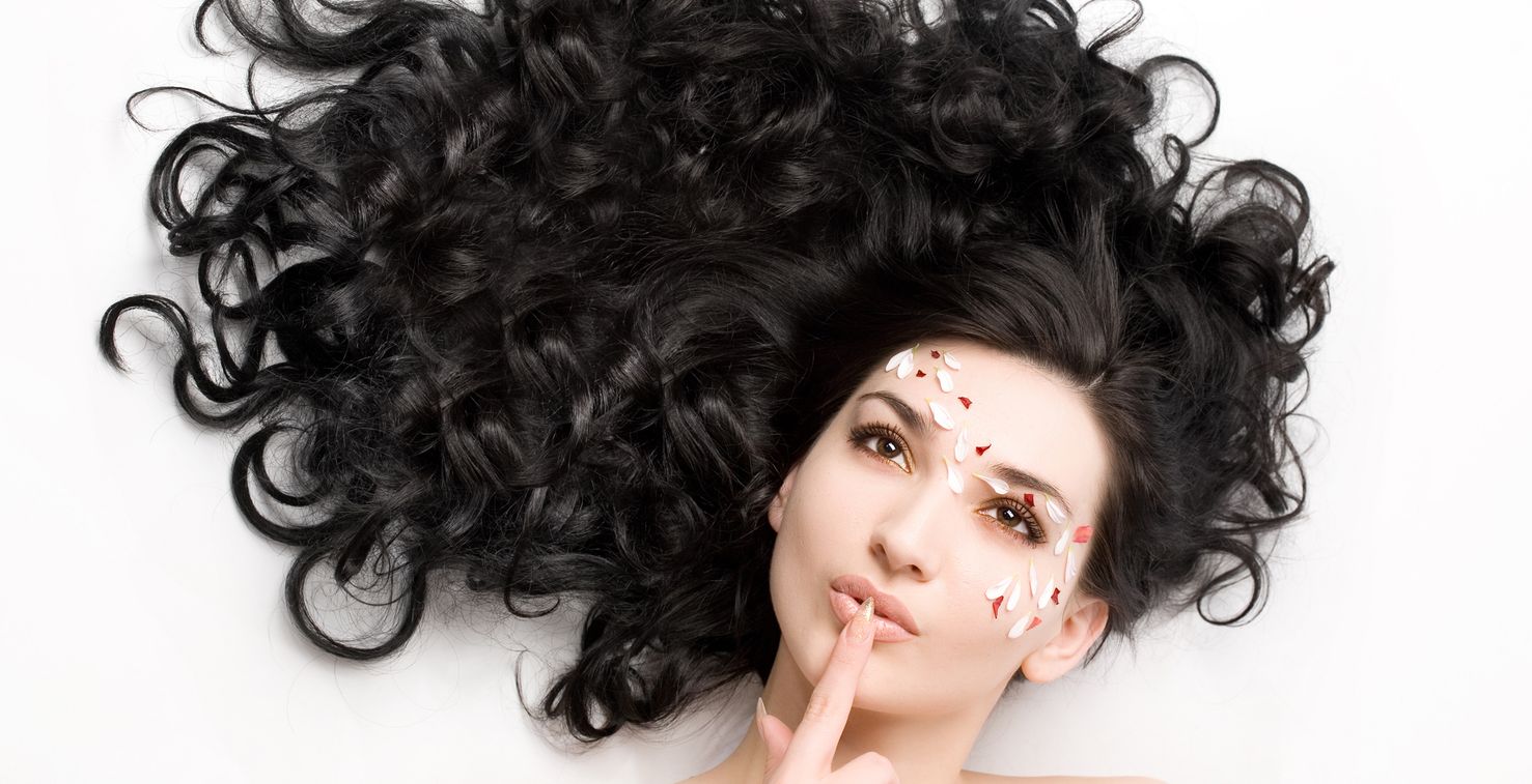 تعرفي على فوائد خل التفاح للشعر