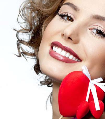ماكياج عيد الحب غنيّ بالمستحضرات المخصصة له