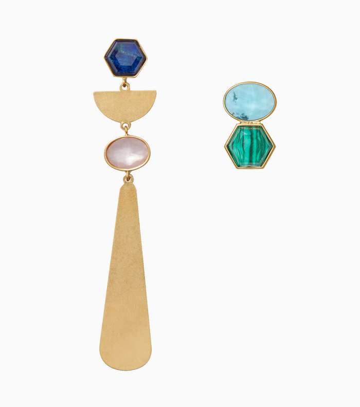 اقراط غير متناسقة من Kate Spade