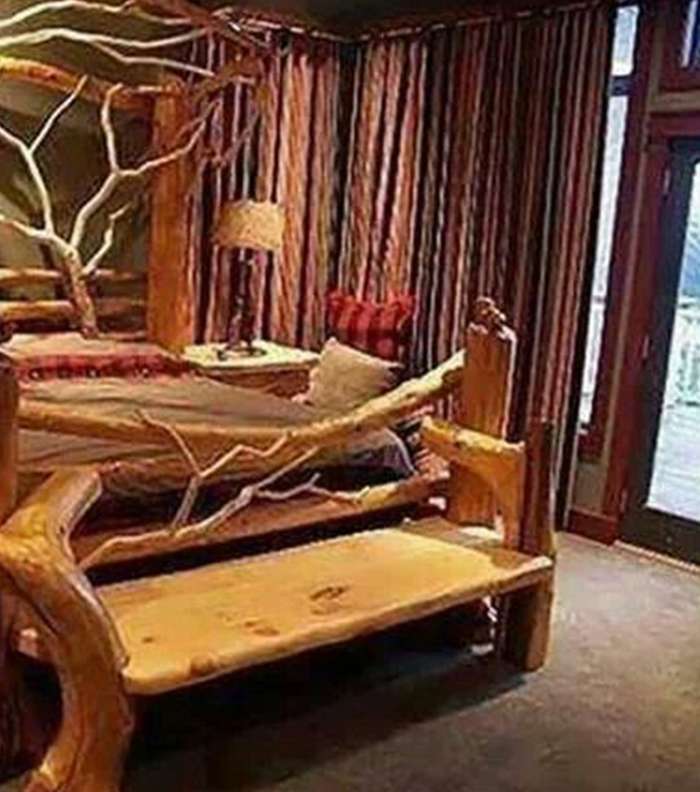 الغرفة ذات التصميم الطبيعي للسرير