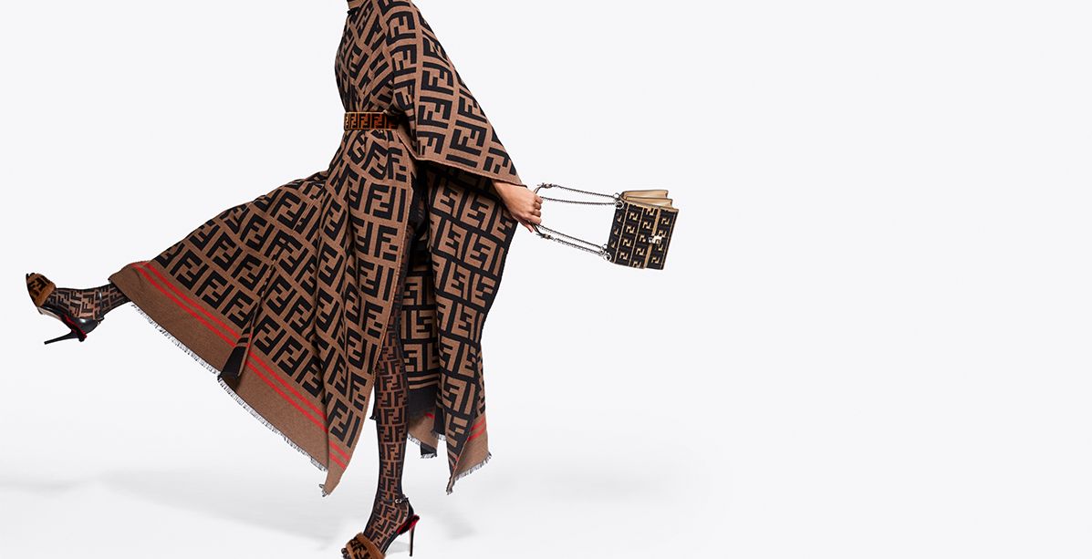 اكتشفي مجموعة الأزياء الأساسية الحصرية منFENDI FF وموقع NET-A-PORTER 