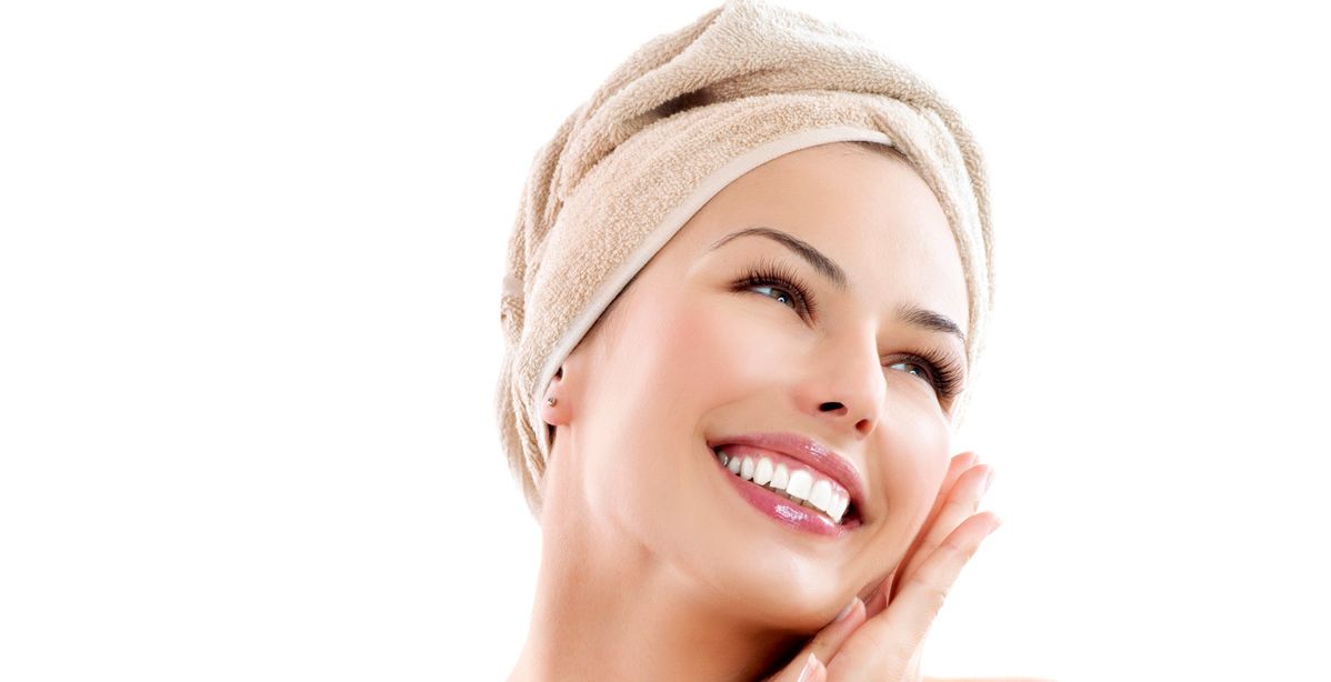 خطوات العناية بالبشرة بعد الإستحمام